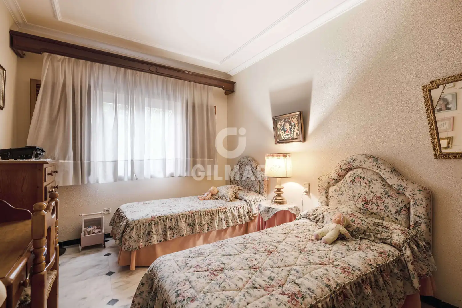 Dormitori de Casa o xalet en venda en Sevilla amb Calefacció i Jardí privat