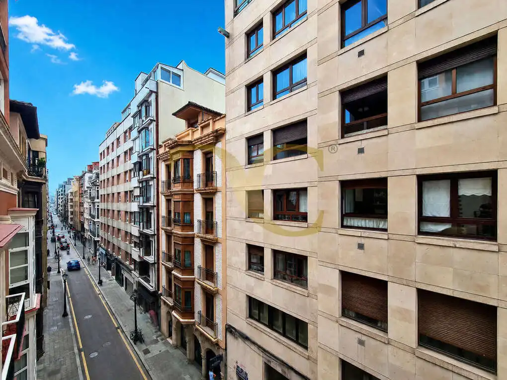 Vista exterior de Pis de lloguer en Gijón  amb Calefacció