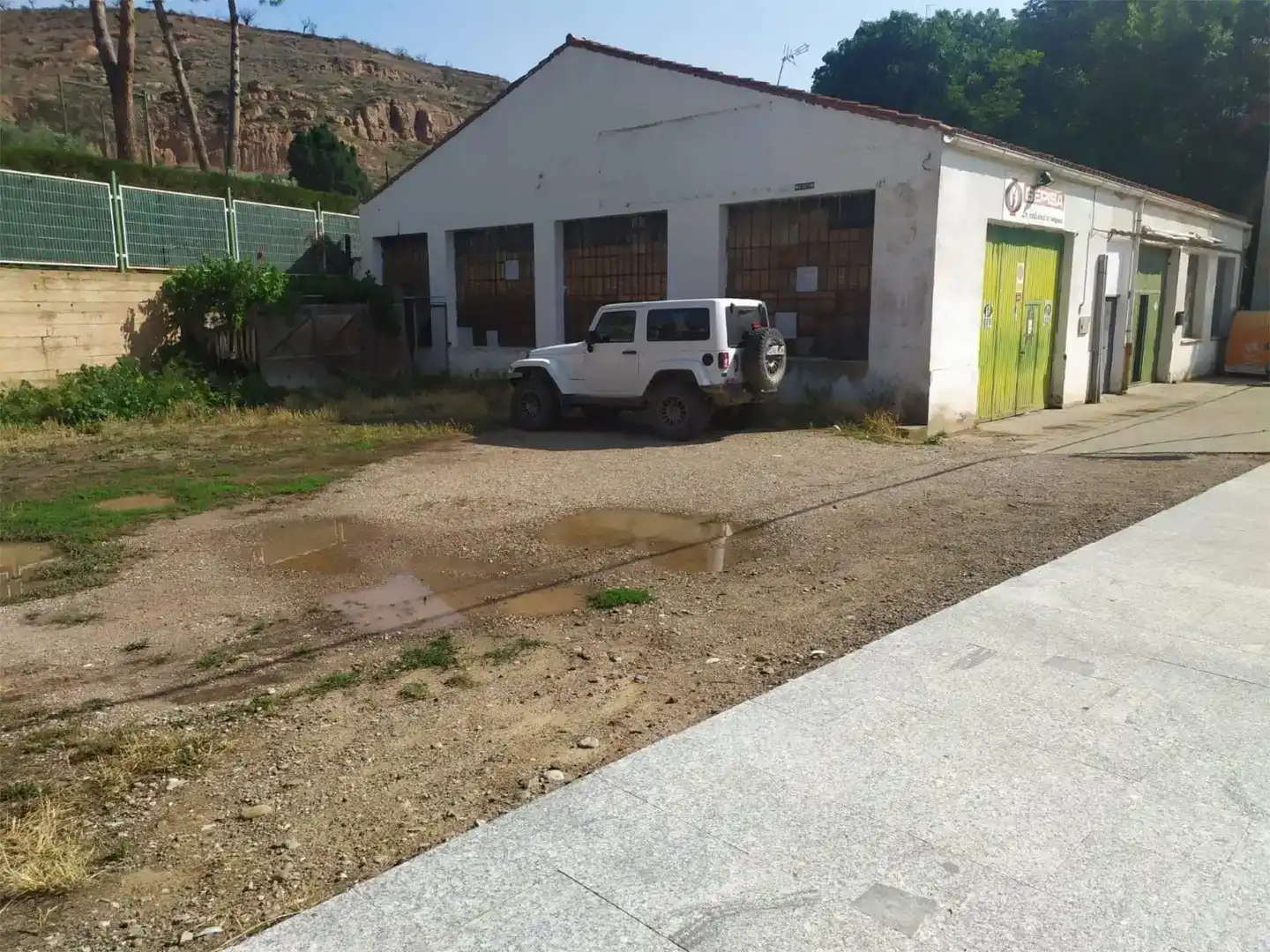 Aparcament de Planta baixa en venda en Arnedo amb Jardí privat