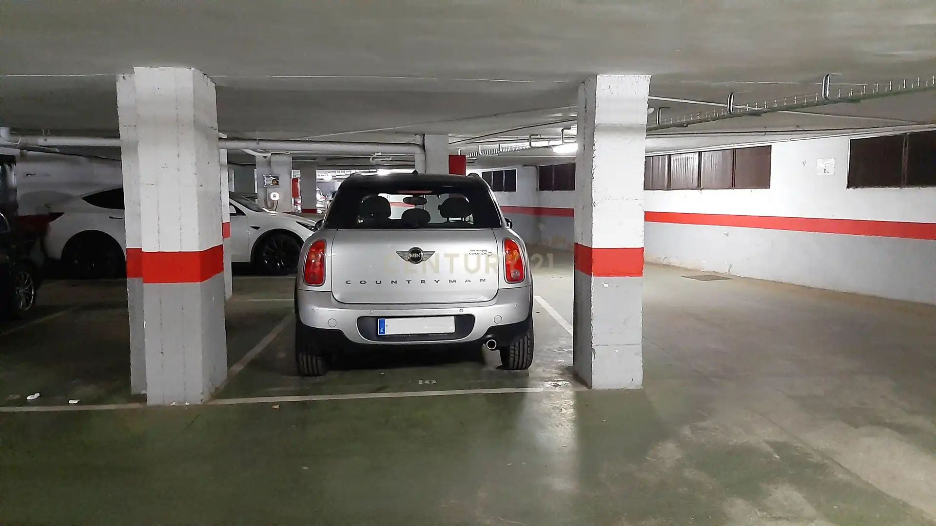 Parking of Flat for rent in Málaga  with Air Conditioner, Oven and Washing machine