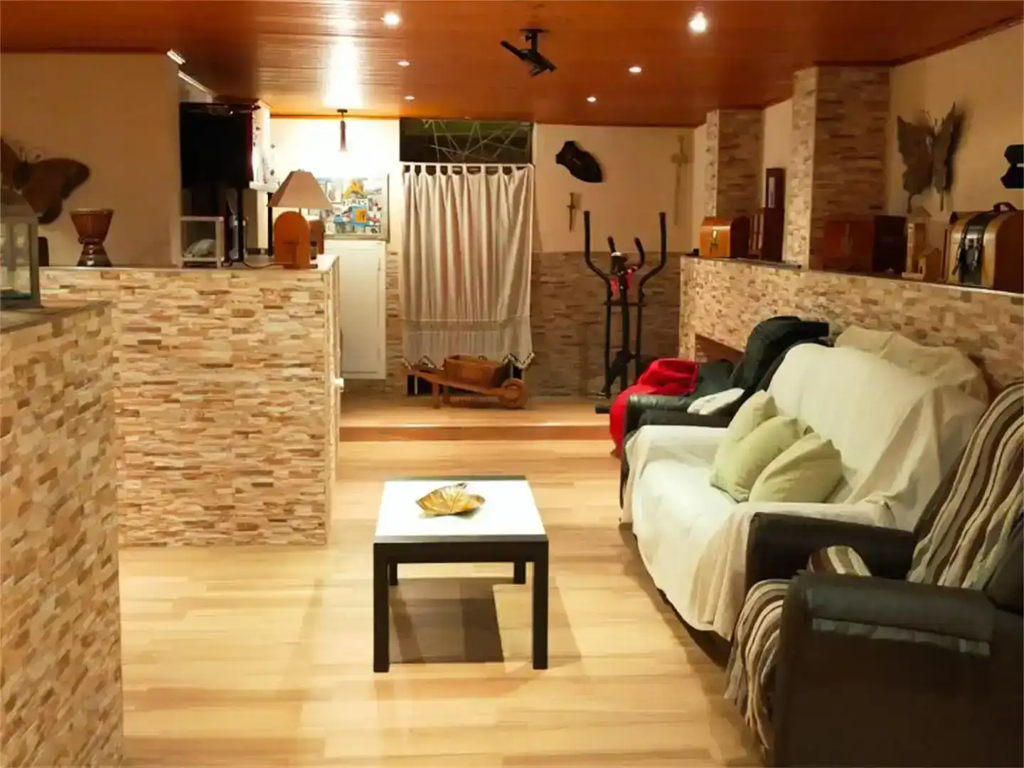 Casa adosada en venda en Linares amb Aire condicionat, Jardí privat i Parquet