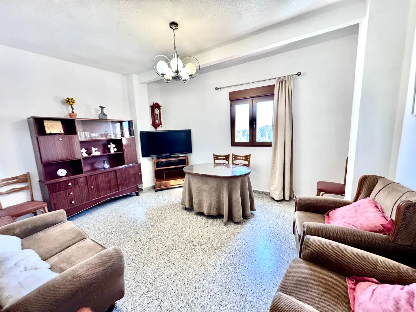 Sala d'estar de Pis en venda en Lanjarón amb Terrassa, Moblat i Balcó
