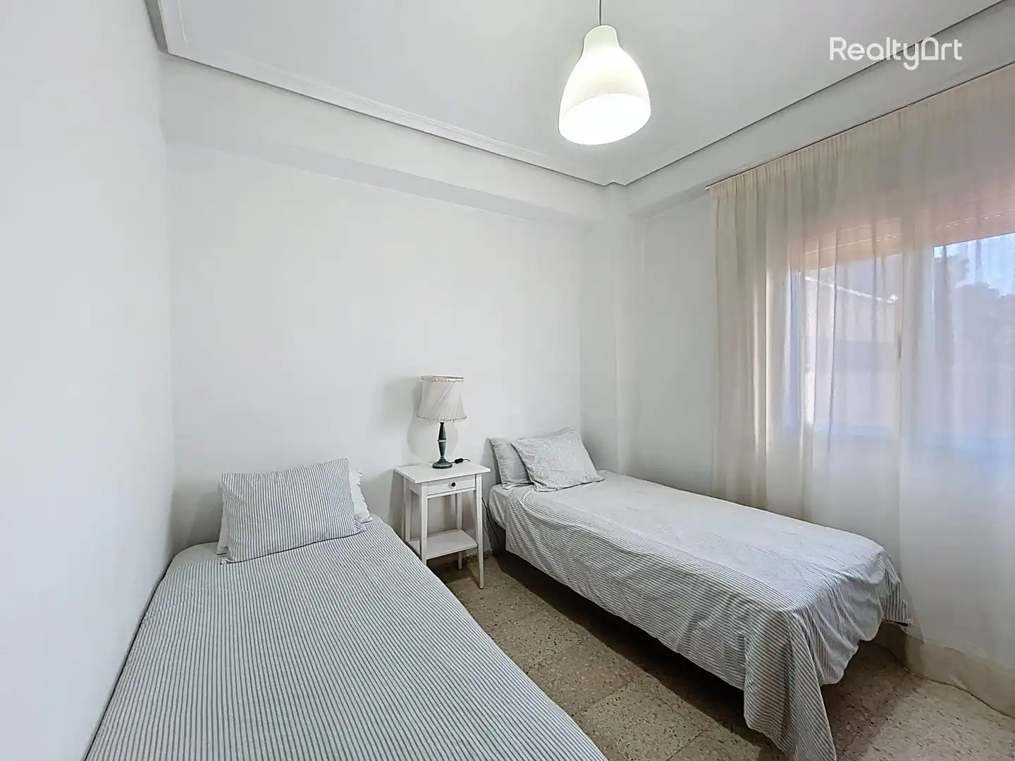 Bedroom of Flat for sale in Sevilla  with Air Conditioner, Terrace and Balcony