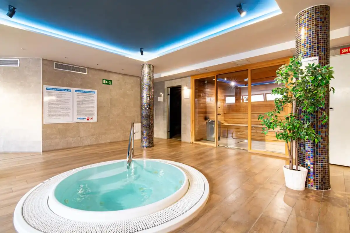 Swimming pool of Flat for sale in Salobreña  with Air Conditioner, Heating and Private garden