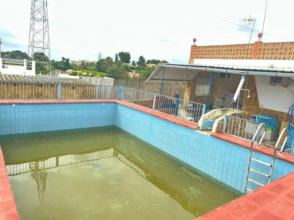 Piscina de Finca rústica en venda en Sagunto / Sagunt