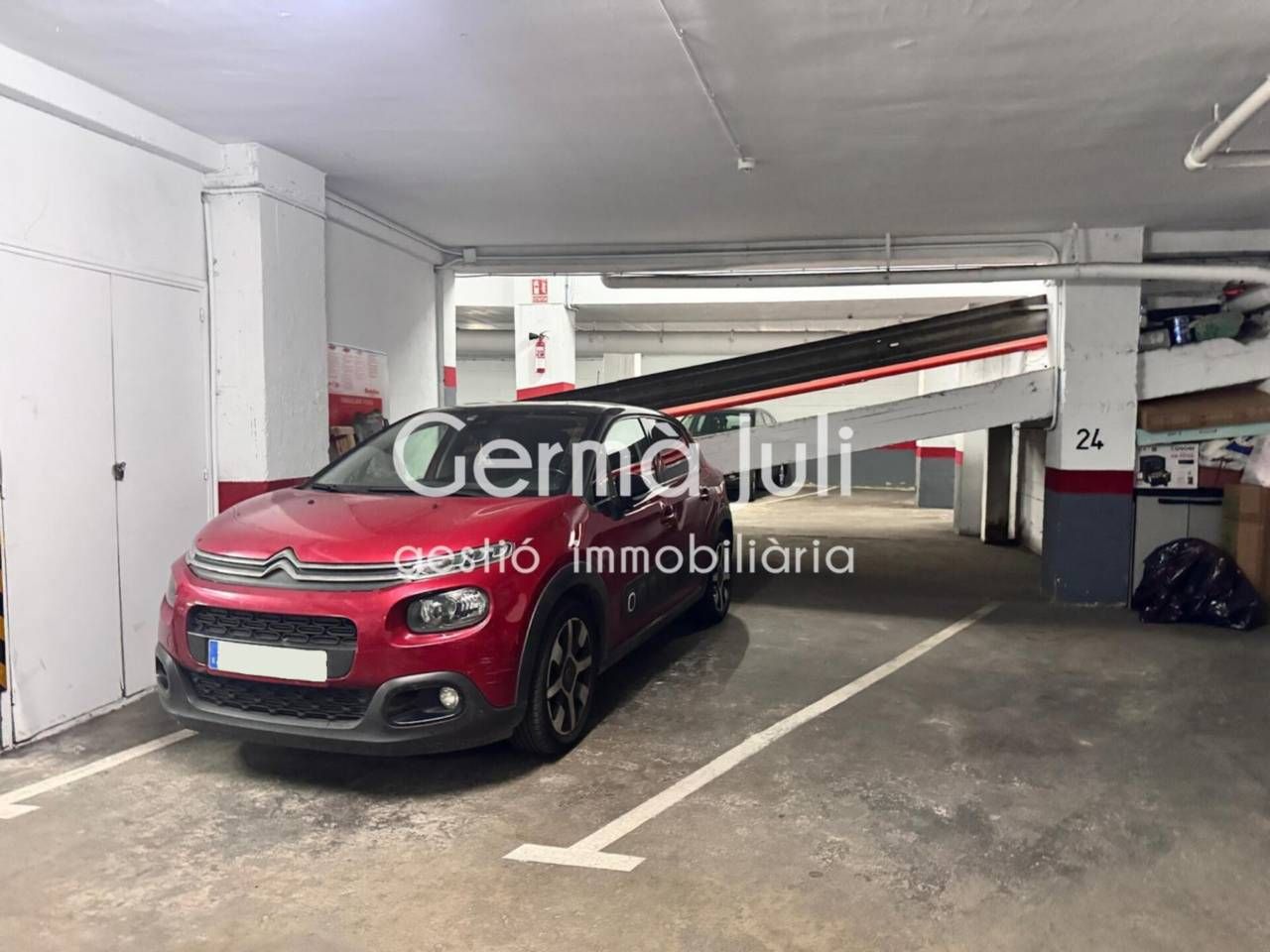 Aparcament de Garatge en venda en Badalona