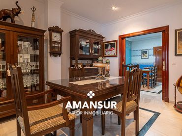 Casa con balcón en venta en Cartaya