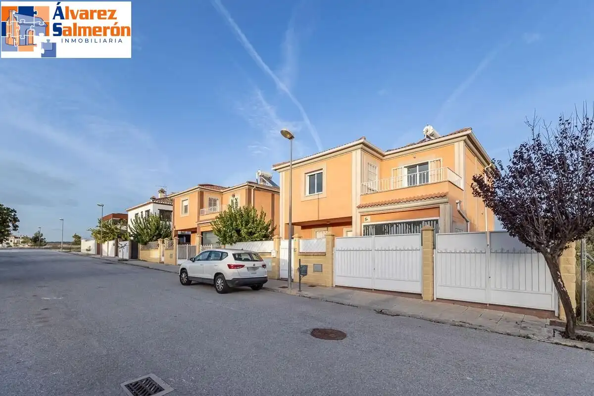 Villa con piscina in vendita a Calle Calle Venus, imagen 2