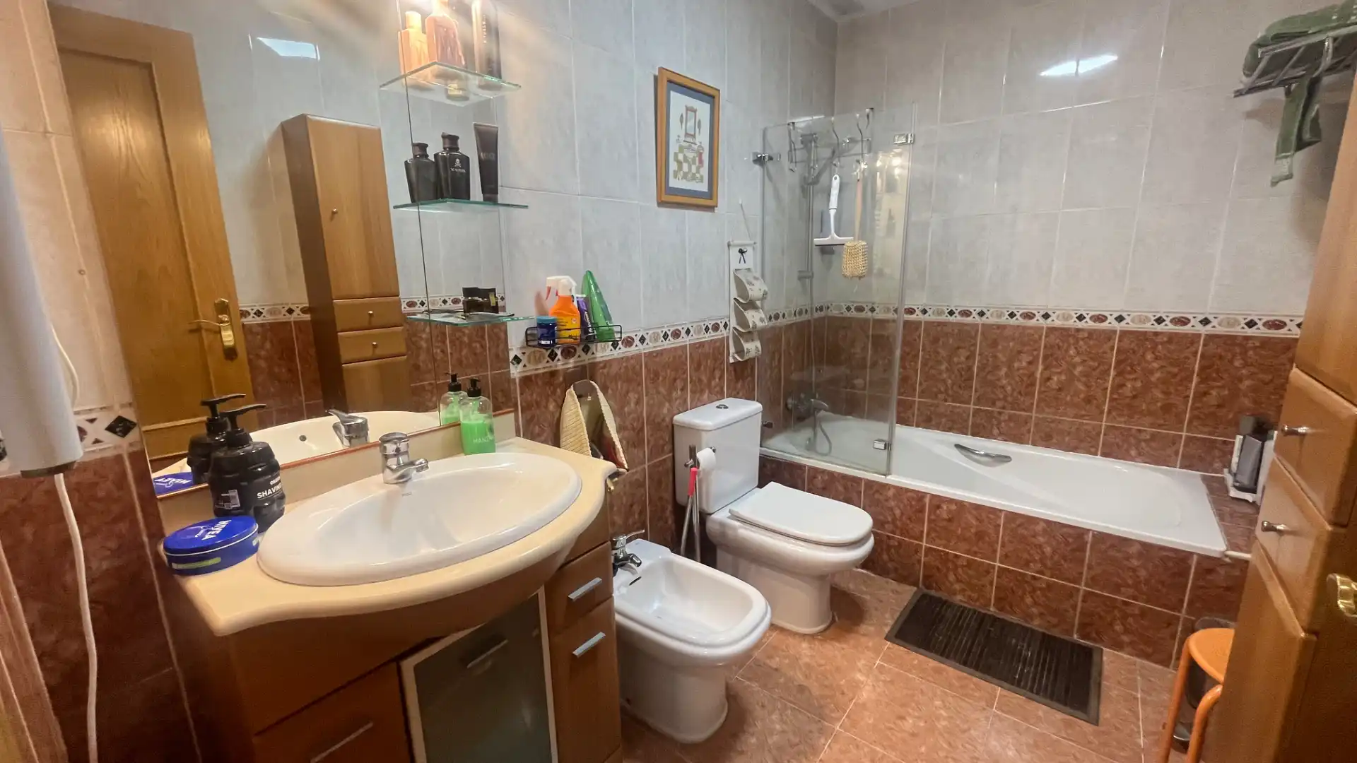 Badezimmer von Einfamilien-Reihenhaus zum Verkauf in Mojados mit Heizung und Parkett