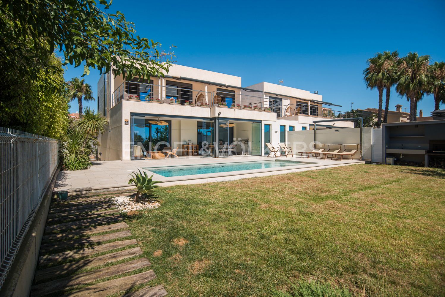 Exterior view of House or chalet for sale in Castellón de la Plana / Castelló de la Plana  with Air Conditioner, Heating and Private garden