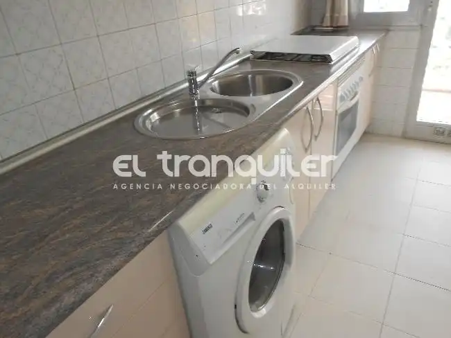 Cuina de Pis en venda en Madrid amb Parquet i Terrassa