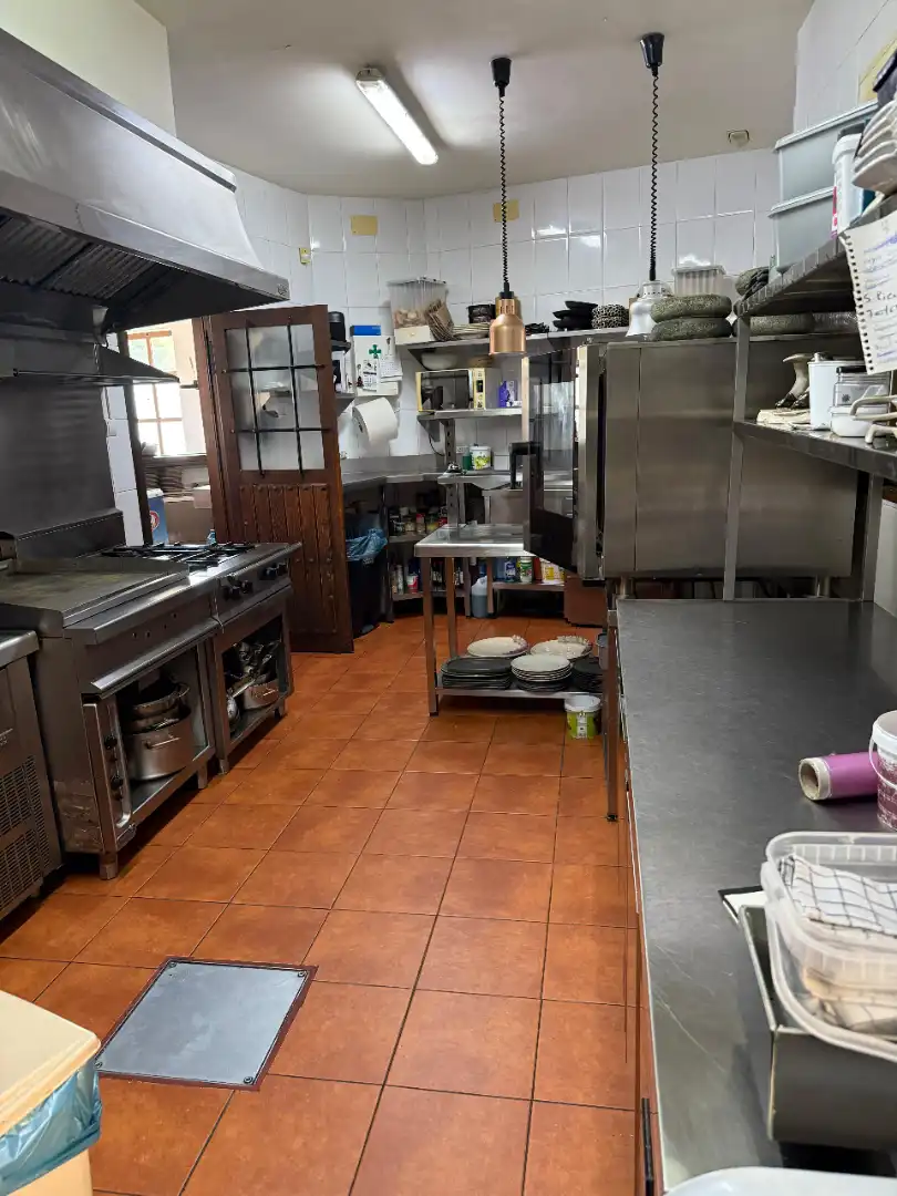 Cocina de Edificio en venta en Malpica de Tajo con Alarma