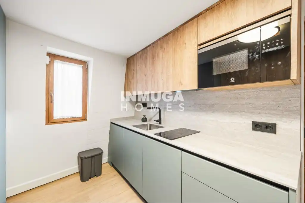 Cuina de Dúplex en venda en Madrid amb Aire condicionat i Calefacció
