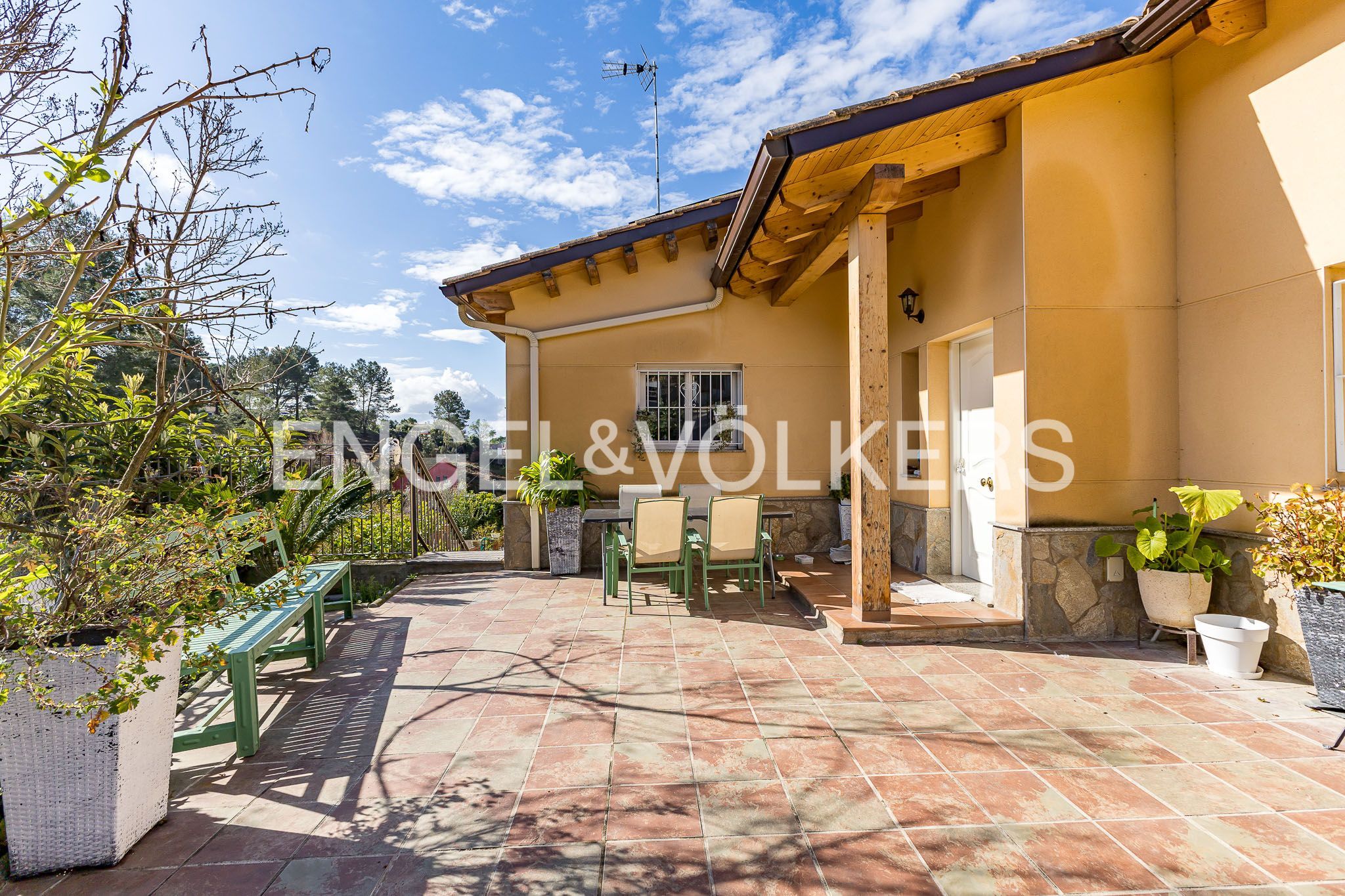 Vista exterior de Casa o chalet en venta en Rubí con Calefacción, Jardín privado y Parquet