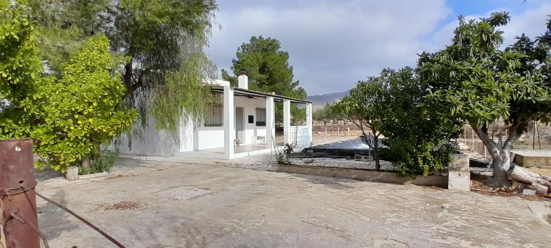 Vista exterior de Casa o xalet en venda en Yecla amb Piscina i Moblat