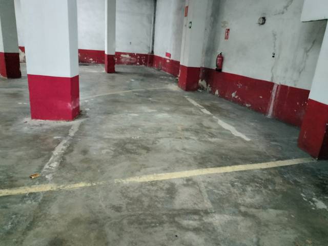 Garaje en Venta en Calle Doctor Severo Ochoa en El Carbayedo - El Quirinal