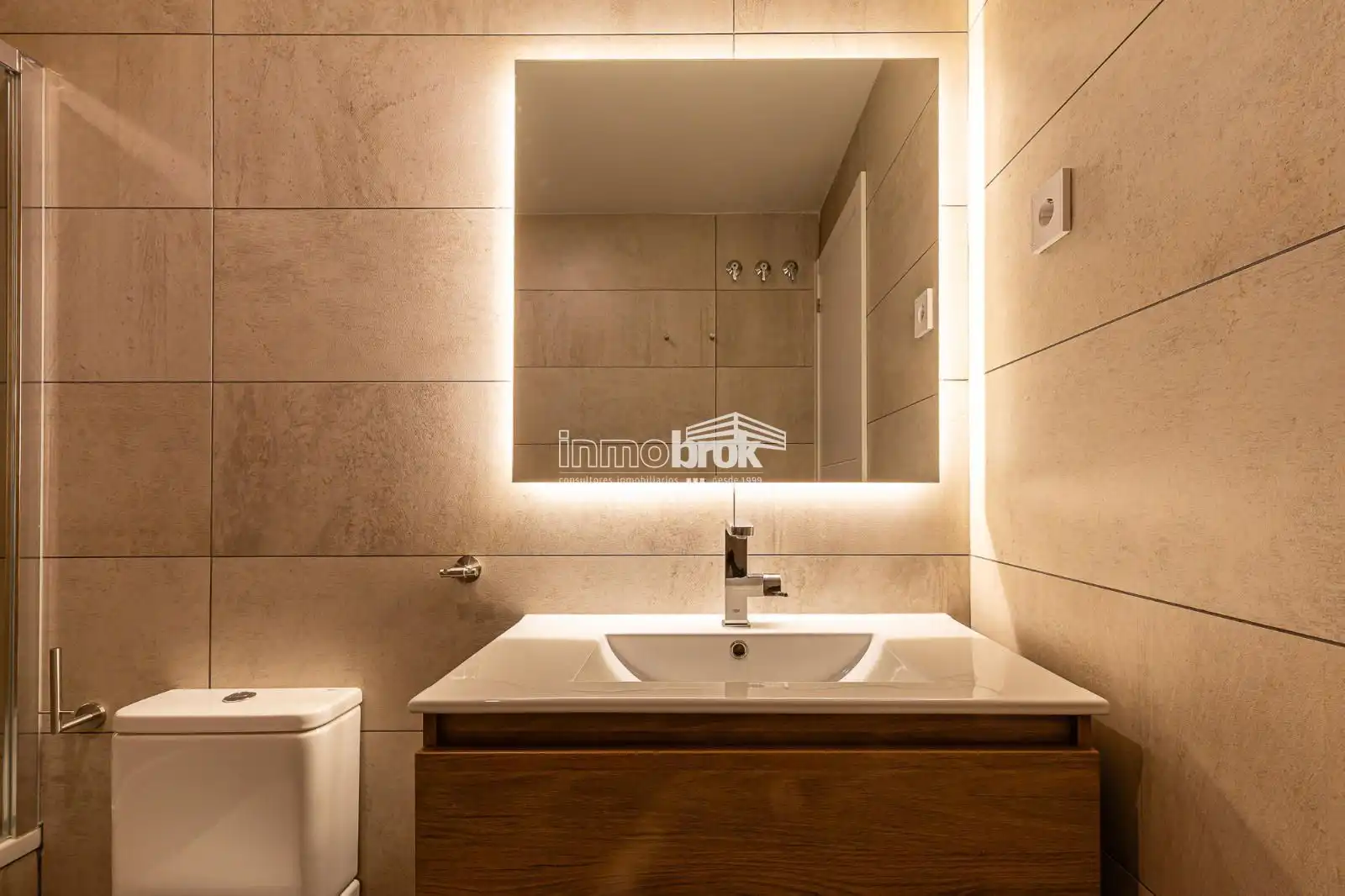 Baño de Ático de alquiler en Madrid con Aire acondicionado, Calefacción y Terraza