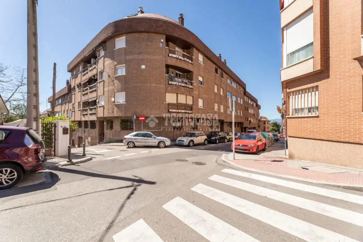 Vista exterior de Piso en venta en Las Rozas de Madrid con Calefacción, Terraza y Trastero
