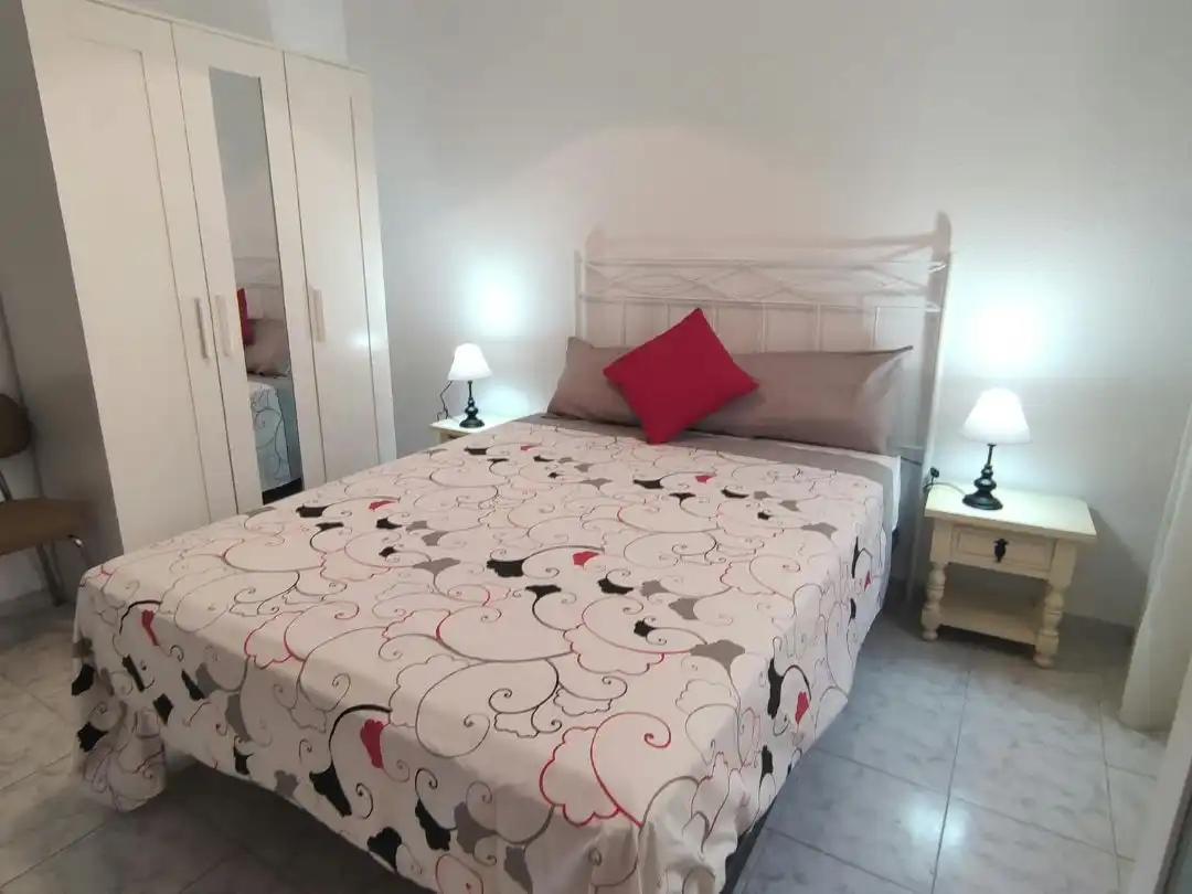Schlafzimmer von Wohnung zur Miete in Plasencia mit Klimaanlage, Terrasse und Balkon