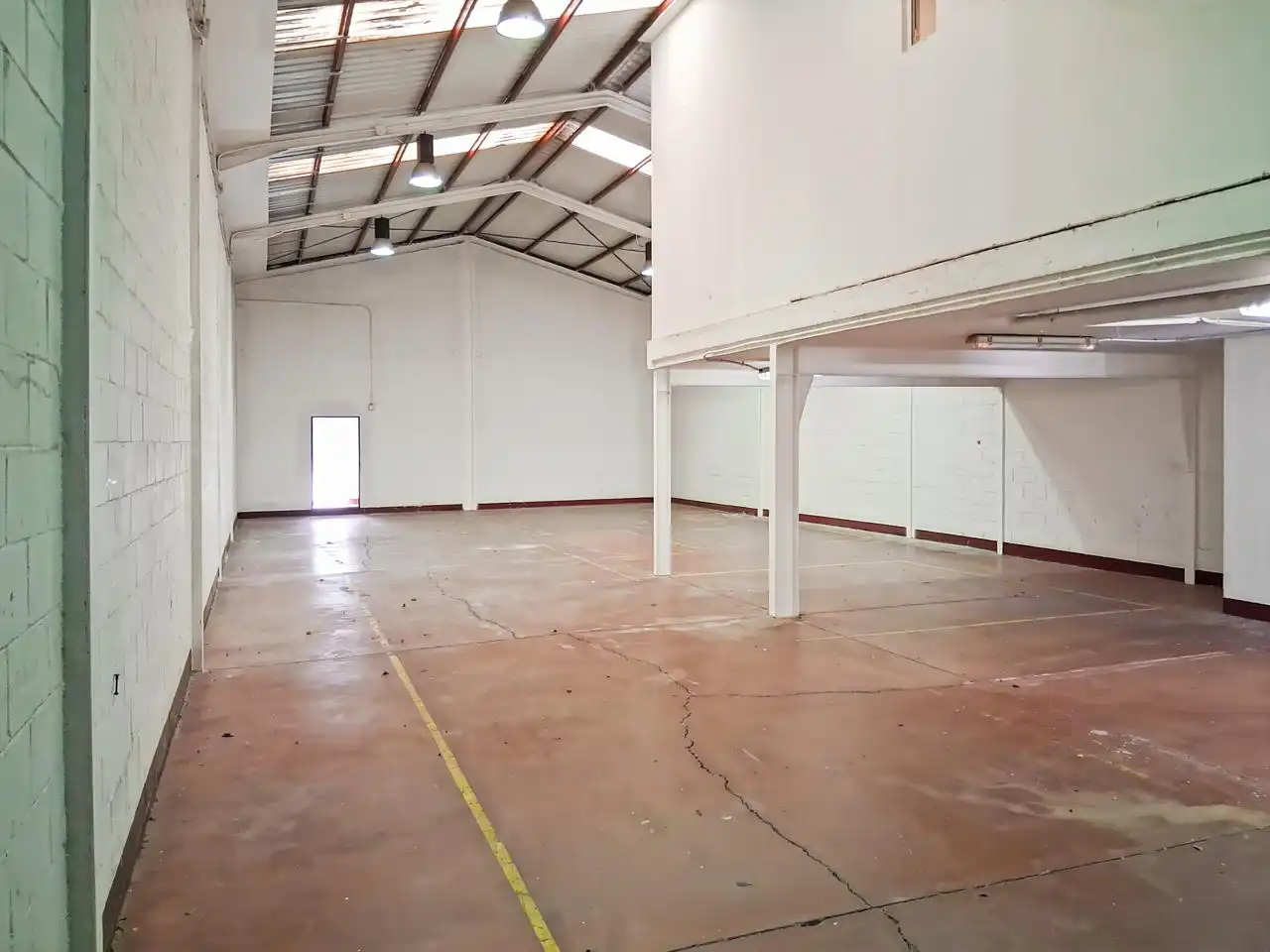 Nau industrial en venda a Rivas Futura