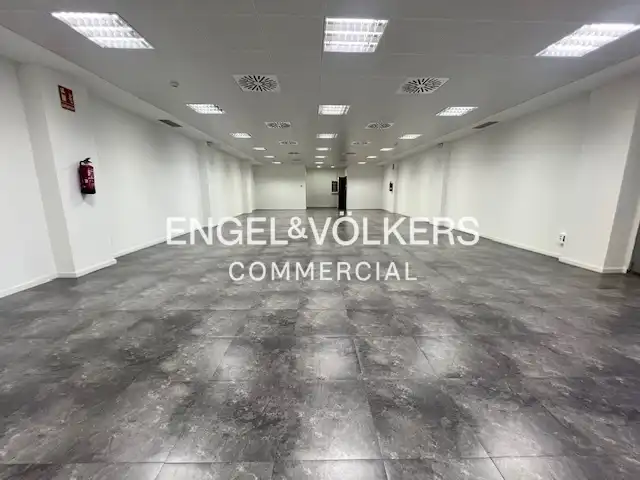 Büro zur Miete in Esplugues de Llobregat mit Klimaanlage