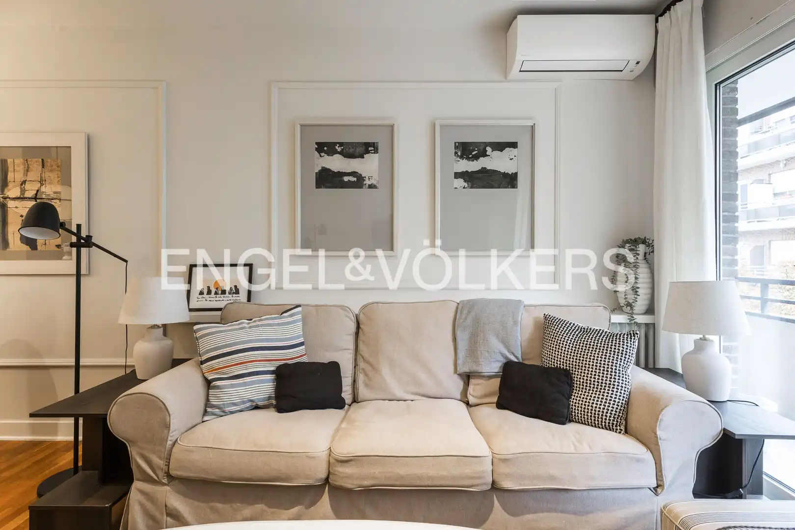 Living room of Flat for rent in Madrid  with Air Conditioner, Heating and Terrace