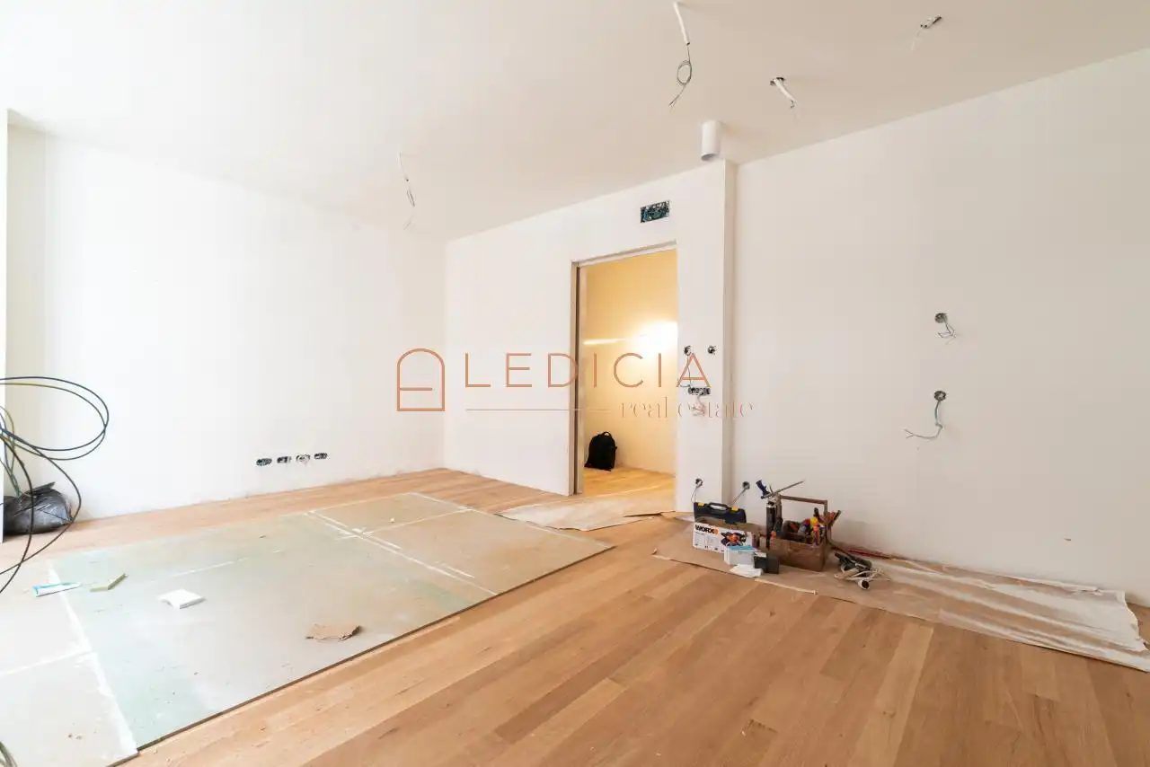 Piso en venta en Vigo  con Calefacción, Terraza y Amueblado