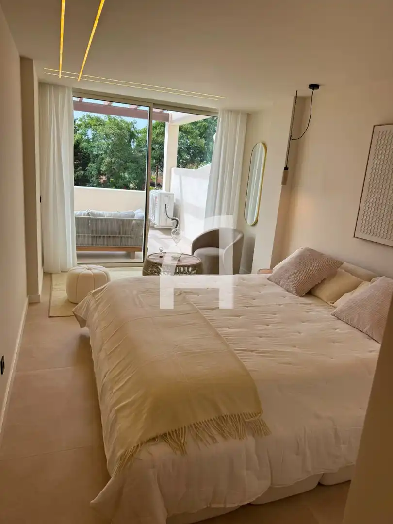 Bedroom of Flat for sale in Marbella  with Air Conditioner, Heating and Terrace