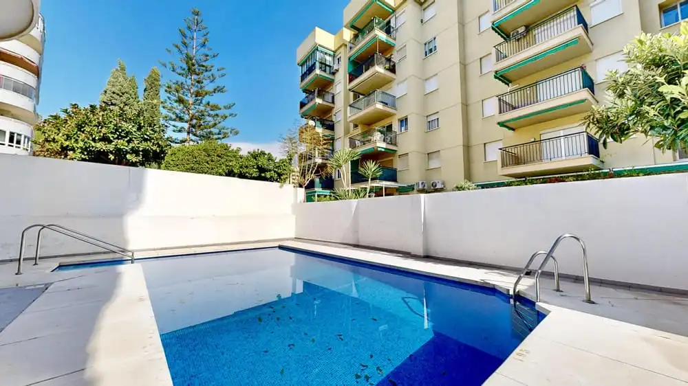 Schwimmbecken von Wohnungen zum Verkauf in Fuengirola mit Terrasse, Internet und Gemeinschaftspool