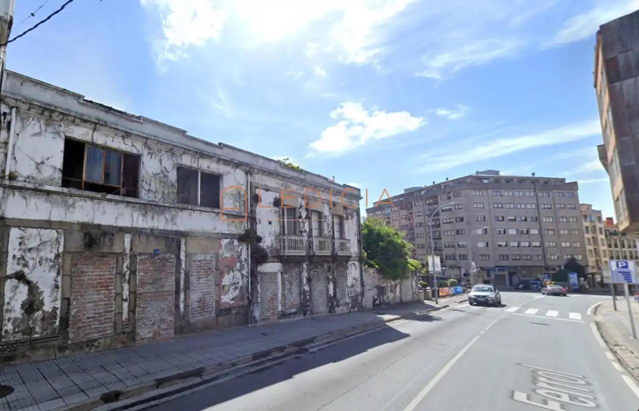 Vista exterior de Edifici en venda en Ribeira