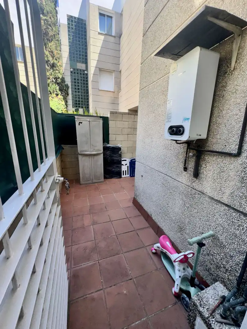 Piso en venta en Tomares con Aire acondicionado, Calefacción y Piscina comunitaria