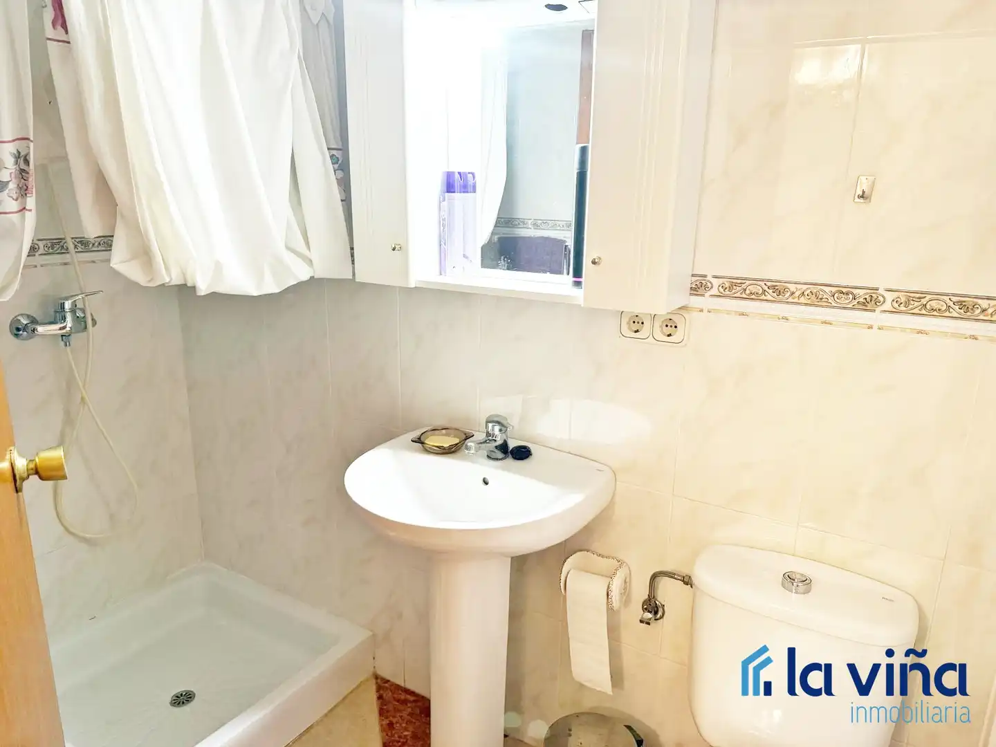 Bathroom of Houses for sale in Alameda  with Furnished