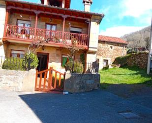 Exterior view of House or chalet for sale in Santiurde de Toranzo  with Heating, Private garden and Terrace