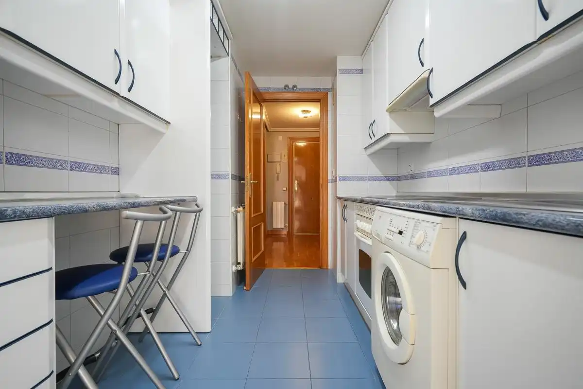 Cuina de Pis de lloguer en Madrid amb Aire condicionat, Calefacció i Terrassa