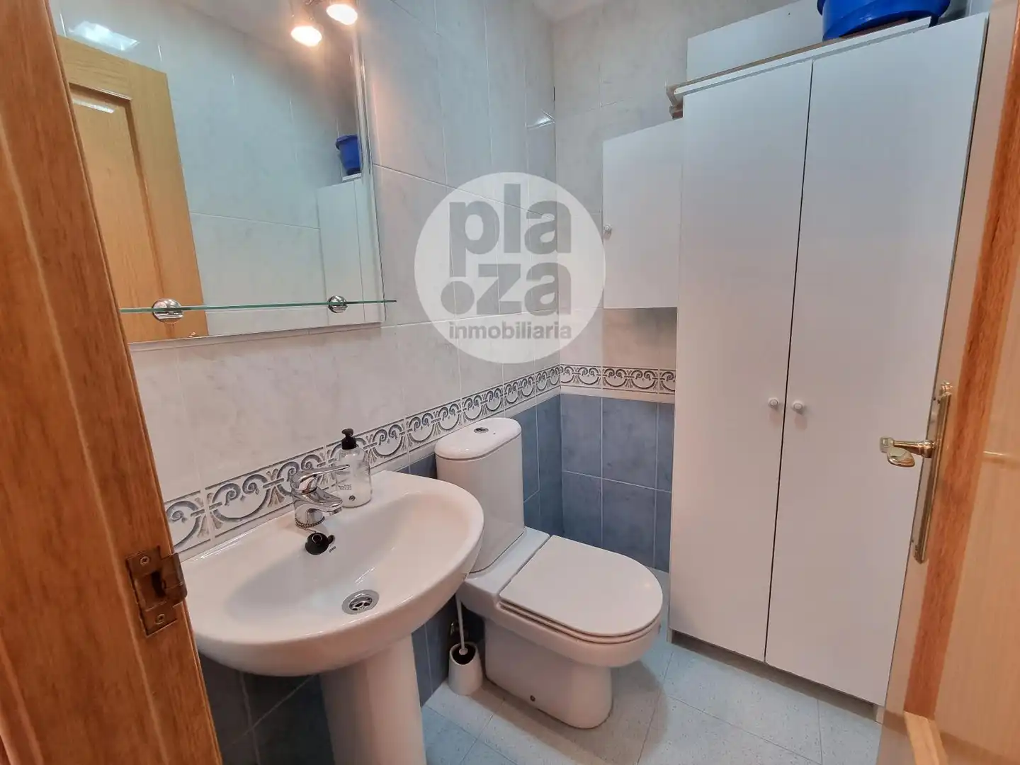 Baño de Casa adosada en venta en Burgos con Calefacción y Jardín privado