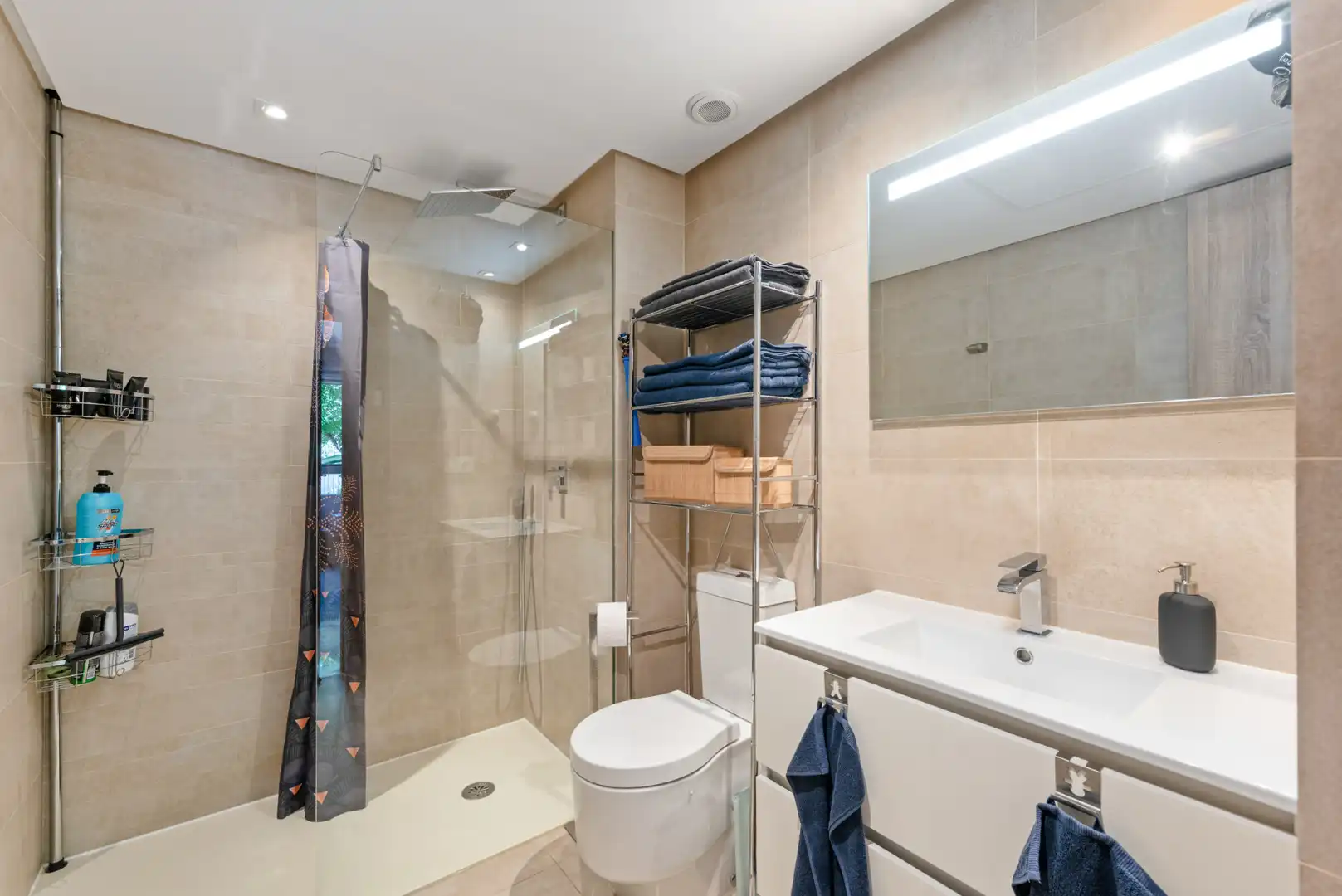Baño de Apartamento en venta en Benahavís con Aire acondicionado, Terraza y Piscina