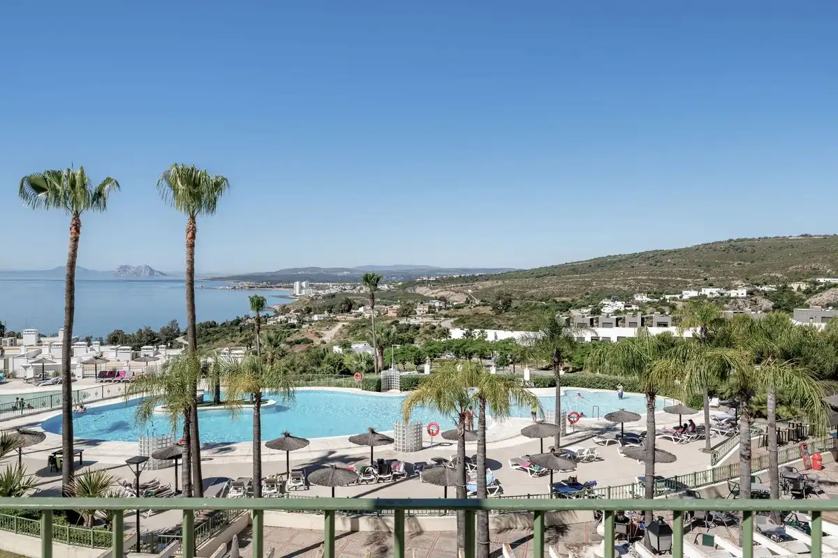 Piscina de Apartamento en venta en Manilva con Aire acondicionado, Terraza y Piscina comunitaria