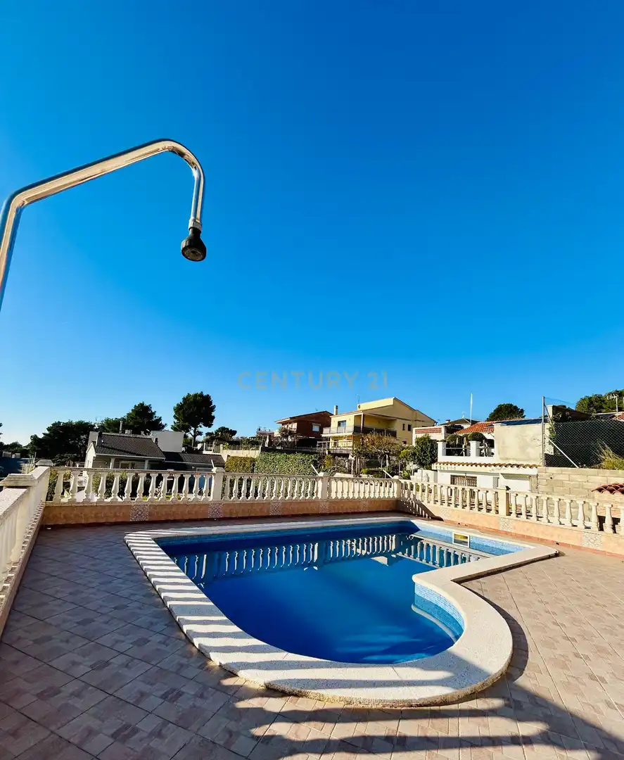 Swimming pool of Houses for sale in Calafell  with Private garden and Swimming Pool