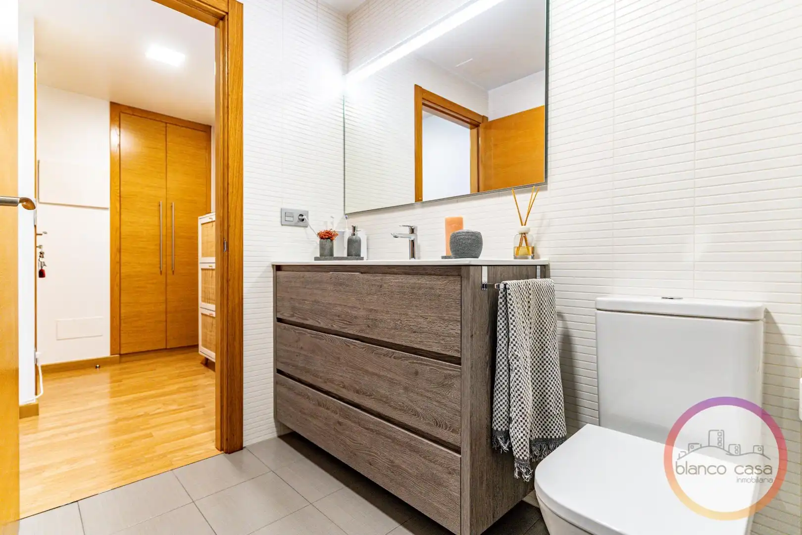 Baño de Piso de alquiler en Malpica de Bergantiños con Calefacción, Terraza y Trastero