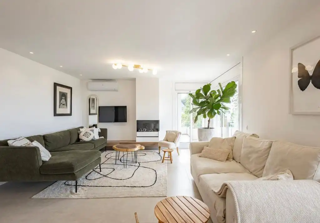 Sala d'estar de Casa o xalet en venda en Gavà amb Aire condicionat, Calefacció i Jardí privat