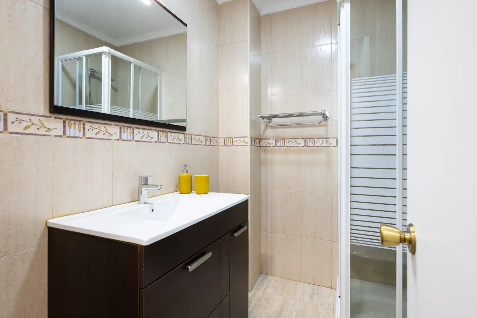 Bathroom of Study for rent in Las Palmas de Gran Canaria  with Oven, Washing machine and Balcony