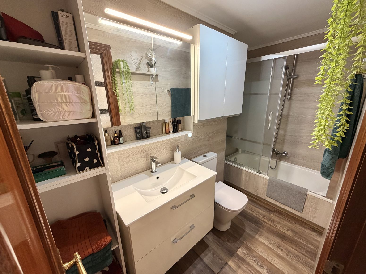 Bany de Pis en venda en  Logroño amb Calefacció, Terrassa i Balcó