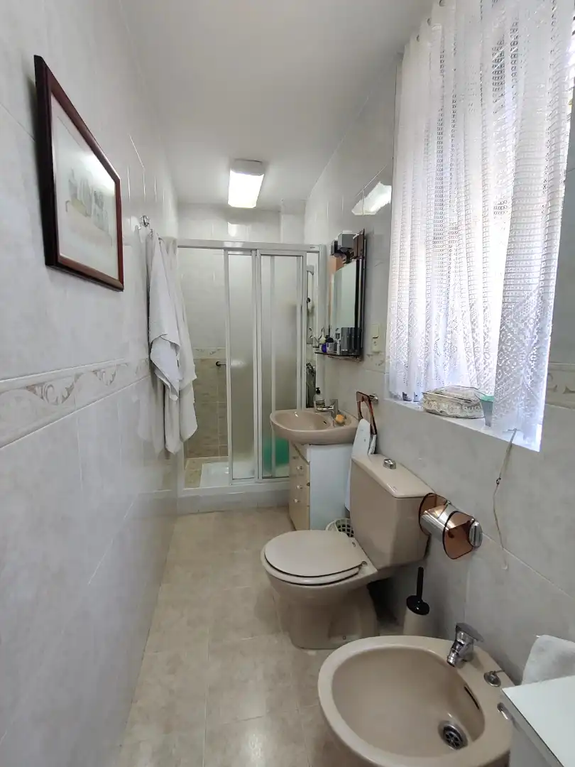Baño de Piso en venta en Madrid con Calefacción, Jardín privado y Terraza