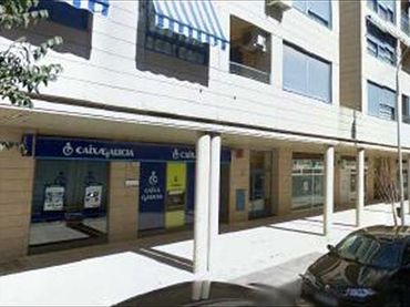 Locale commerciale in affitto a Calle navarra