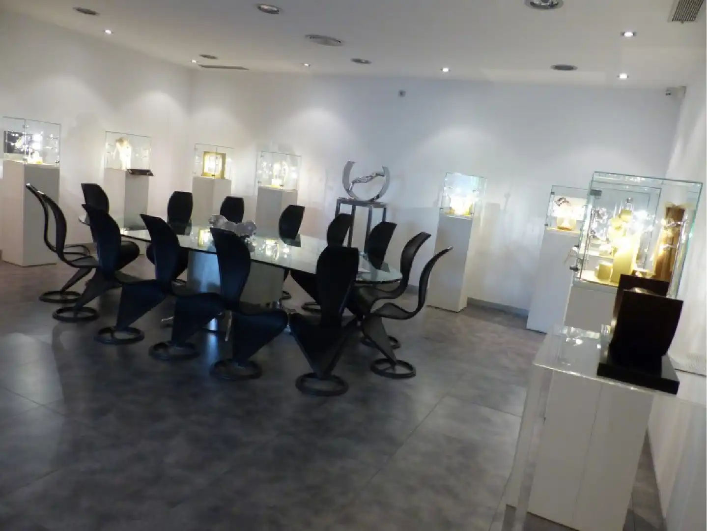 Esszimmer von Fabrikhallen zur Miete in Gavà