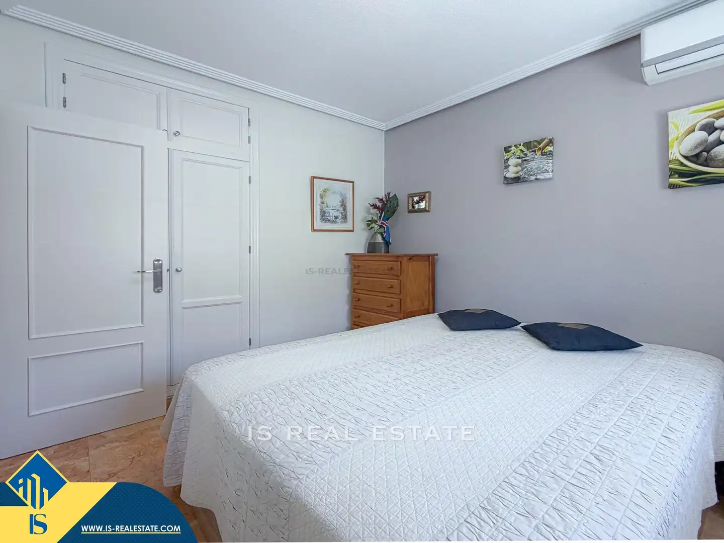 Habitación de Casa o chalet en venta en Torrevieja con Terraza, Amueblado y Piscina comunitaria