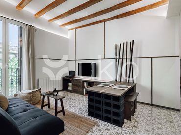 Apartment with balcony to rent in Carrer de Manso