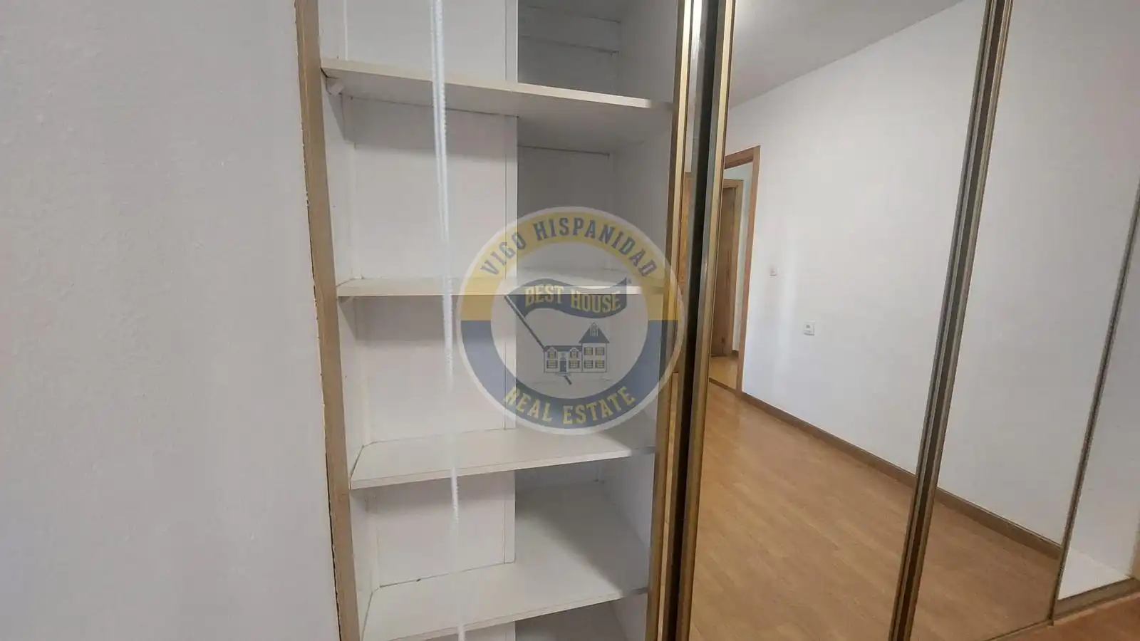 Piso en venta en Vigo  con Calefacción