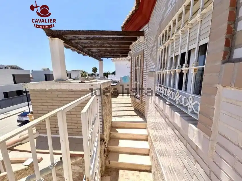 Vista exterior de Casa o xalet en venda en Vélez-Málaga amb Aire condicionat, Terrassa i Traster
