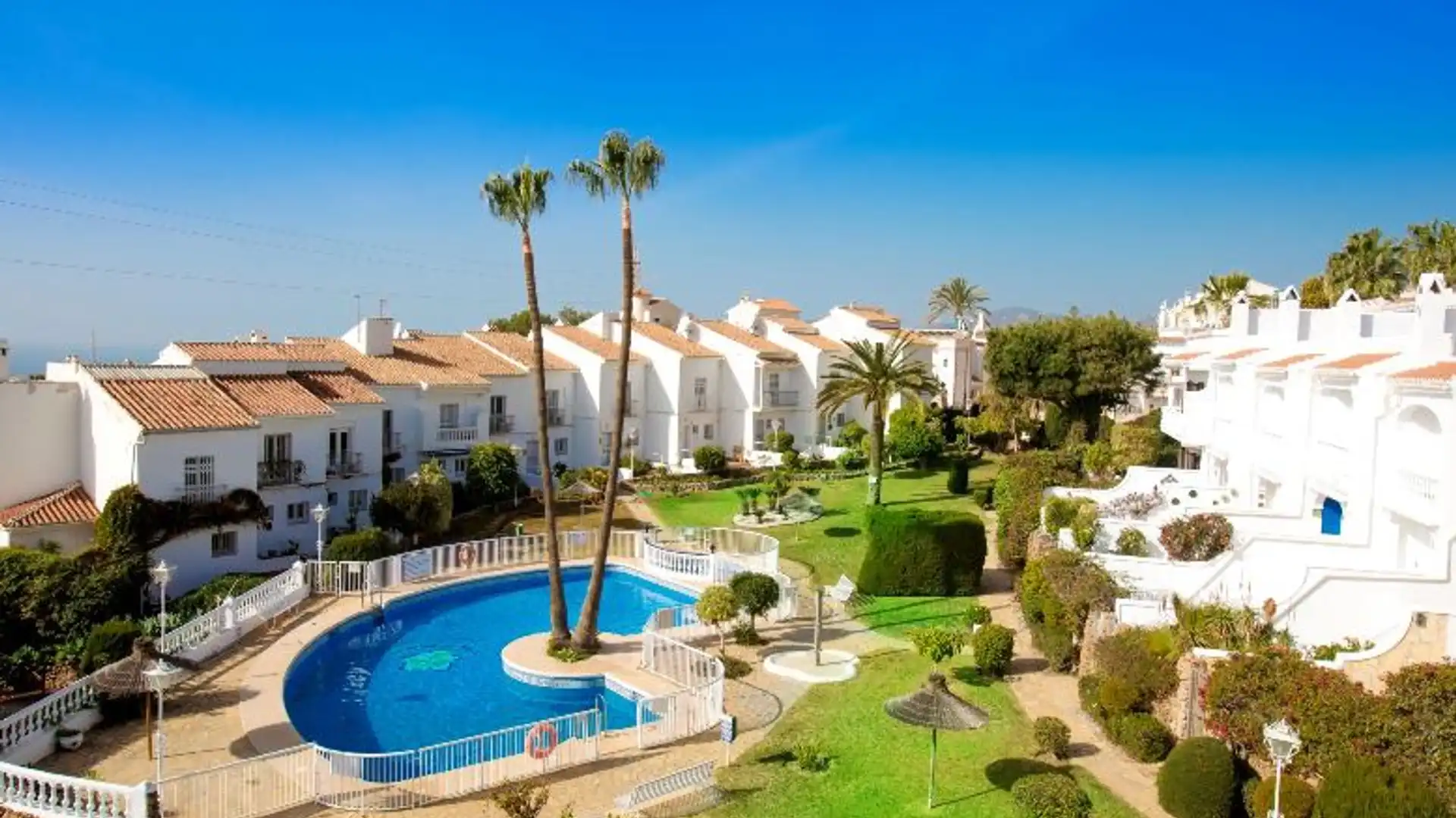 Jardí de Casa adosada de lloguer en Nerja amb Aire condicionat, Calefacció i Jardí privat